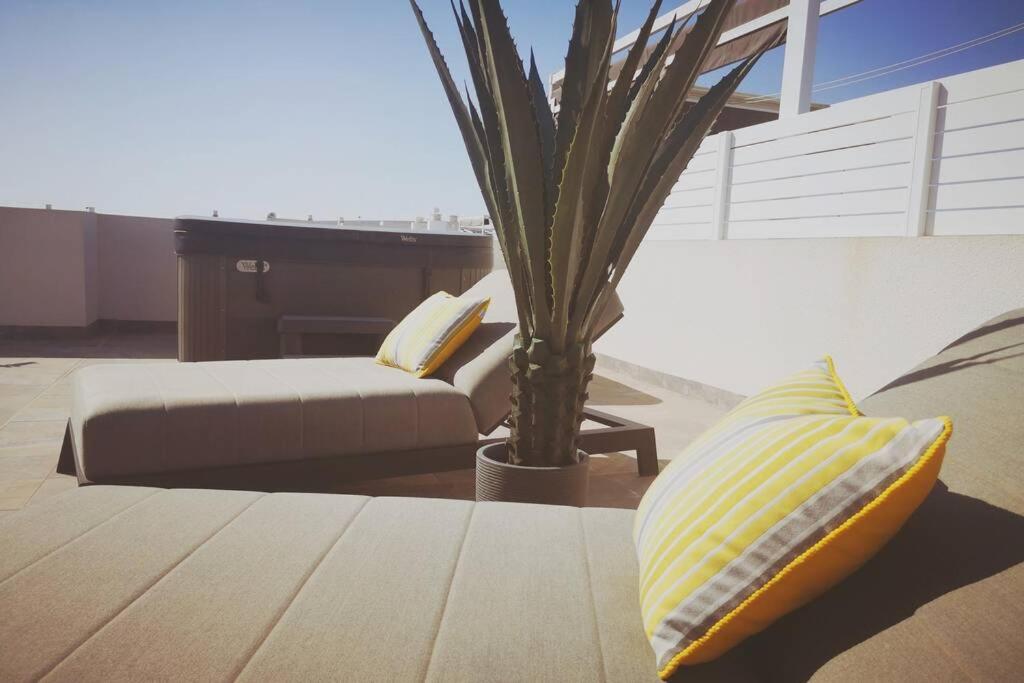 Black Sun. Modern Penthouse In Торрев'єха Екстер'єр фото